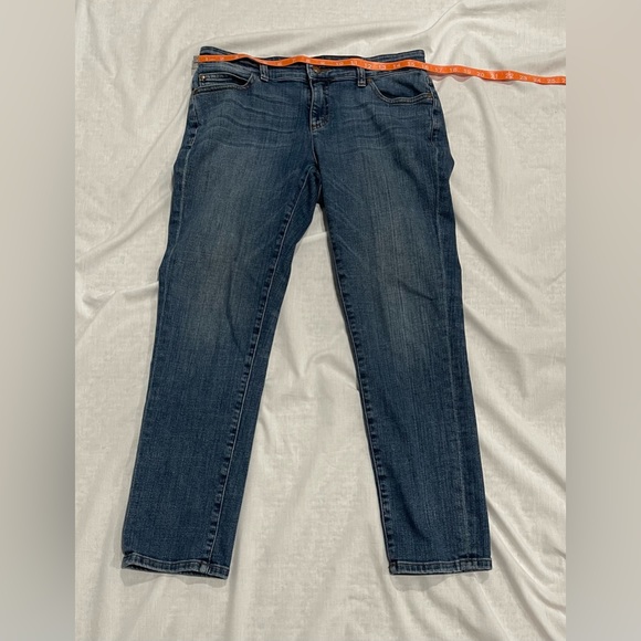 EILEEN FISHER Denim Organic Cotton Mid Rise Medium Wash
Jeans Blue Size 6 Petite - Picture 3 of 6